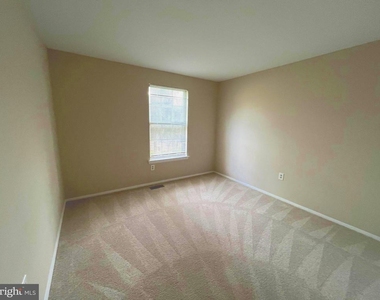 15705 Anamosa Drive - Photo Thumbnail 12