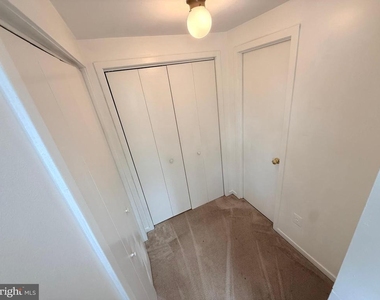 9802 Hellingly Place - Photo Thumbnail 7