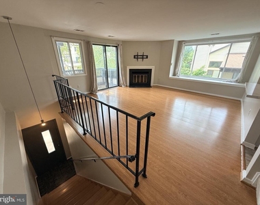 9802 Hellingly Place - Photo Thumbnail 1