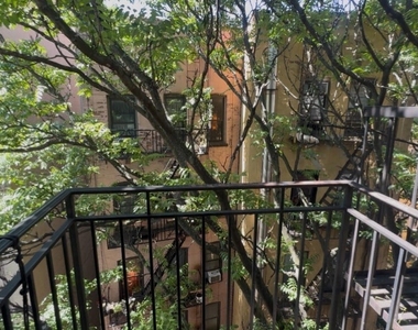East 13th Street & 1st Ave - Photo Thumbnail 3