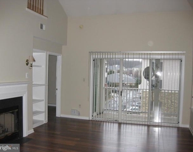 18003 Cloppers Mill Terrace - Photo Thumbnail 4