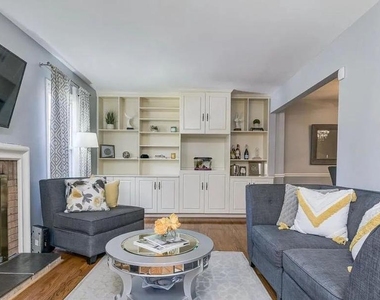 134 Gold Kettle Drive - Photo Thumbnail 3
