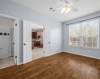 11905 Lake Stone Dr - Photo Thumbnail 19