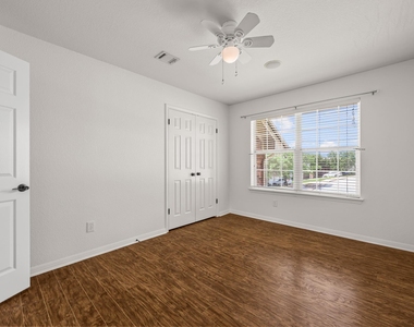 11905 Lake Stone Dr - Photo Thumbnail 33