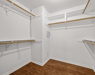 11905 Lake Stone Dr - Photo Thumbnail 31