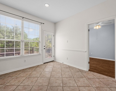 11905 Lake Stone Dr - Photo Thumbnail 17