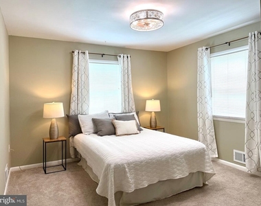 8409 Woodward Street - Photo Thumbnail 16