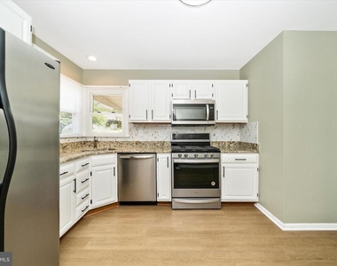 8409 Woodward Street - Photo Thumbnail 9