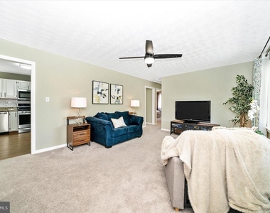 8409 Woodward Street - Photo Thumbnail 7