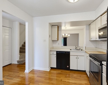 8867 Willowwood Way - Photo Thumbnail 9