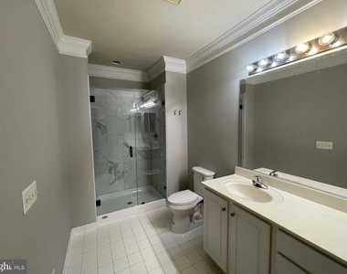 5801 Clipper Lane - Photo Thumbnail 9
