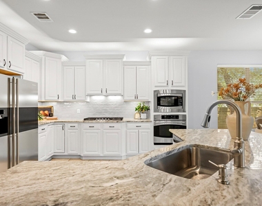 1023 Grassy Field Rd - Photo Thumbnail 10
