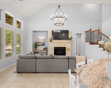 1023 Grassy Field Rd - Photo Thumbnail 8
