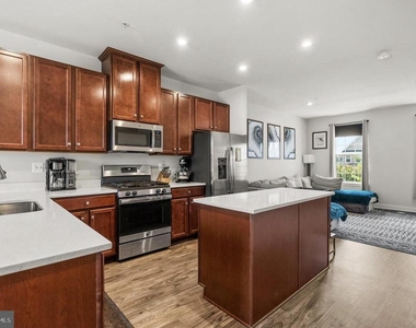 6636 Ballenger Run Boulevard - Photo Thumbnail 6