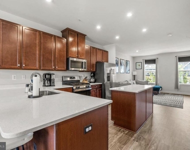 6636 Ballenger Run Boulevard - Photo Thumbnail 5