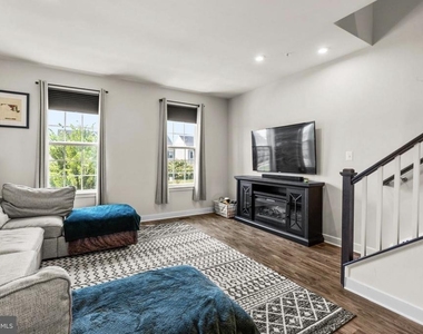 6636 Ballenger Run Boulevard - Photo Thumbnail 3