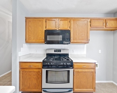 1514 Royce Ln - Photo Thumbnail 9