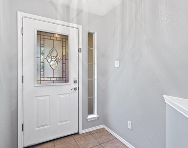 1514 Royce Ln - Photo Thumbnail 3