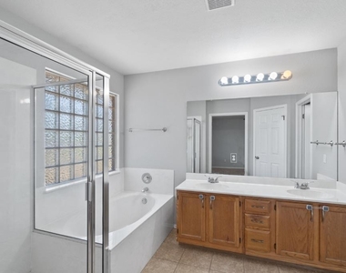 1514 Royce Ln - Photo Thumbnail 14