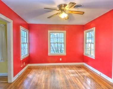 1004 E 38 1/2 St - Photo Thumbnail 4