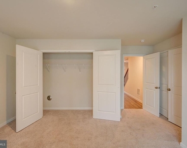 5059 Silver Oak Drive - Photo Thumbnail 12
