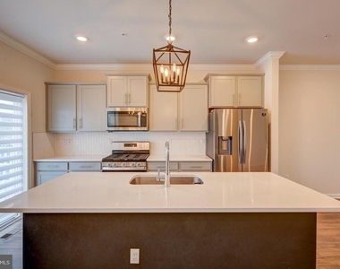 5059 Silver Oak Drive - Photo Thumbnail 2