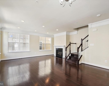 67 Linden Place - Photo Thumbnail 3