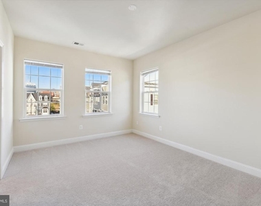 67 Linden Place - Photo Thumbnail 12