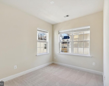 67 Linden Place - Photo Thumbnail 16