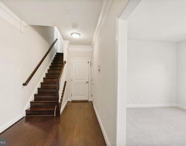 67 Linden Place - Photo Thumbnail 10