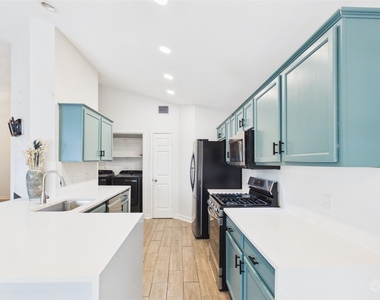 7400 Crepe Myrtle Dr - Photo Thumbnail 5
