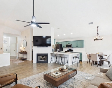 7400 Crepe Myrtle Dr - Photo Thumbnail 4