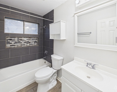7400 Crepe Myrtle Dr - Photo Thumbnail 21