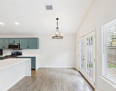 7400 Crepe Myrtle Dr - Photo Thumbnail 8