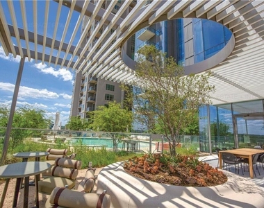 44 East Ave - Photo Thumbnail 13