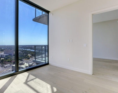 44 East Ave - Photo Thumbnail 6