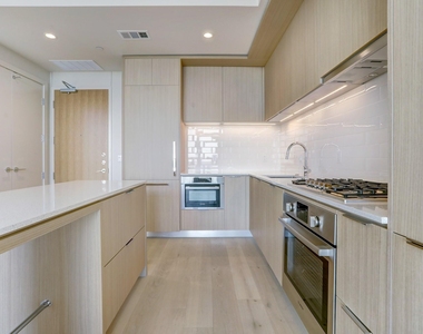 44 East Ave - Photo Thumbnail 5