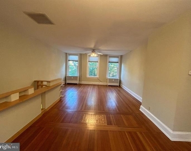 105 E West Street - Photo Thumbnail 5