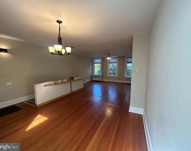 105 E West Street - Photo Thumbnail 3