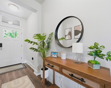 1516 Roseburg Dr - Photo Thumbnail 1