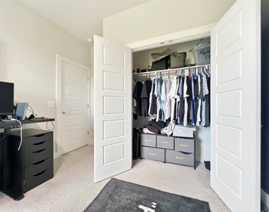 1516 Roseburg Dr - Photo Thumbnail 12