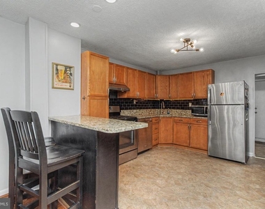 1303 Clarkson Street - Photo Thumbnail 11