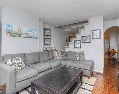 1303 Clarkson Street - Photo Thumbnail 2