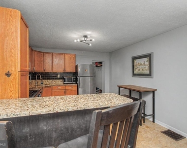 1303 Clarkson Street - Photo Thumbnail 10