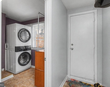 1303 Clarkson Street - Photo Thumbnail 16