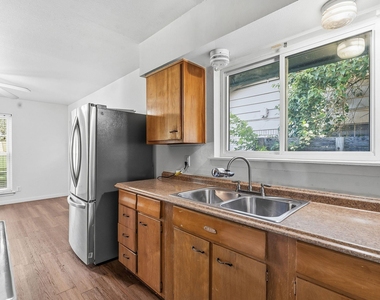 3607 Wilson St - Photo Thumbnail 5