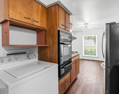 3607 Wilson St - Photo Thumbnail 6