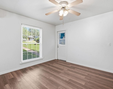 3607 Wilson St - Photo Thumbnail 12