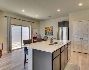 7702 Dylan Dr - Photo Thumbnail 6