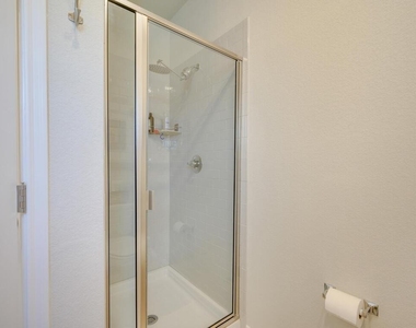 7702 Dylan Dr - Photo Thumbnail 13